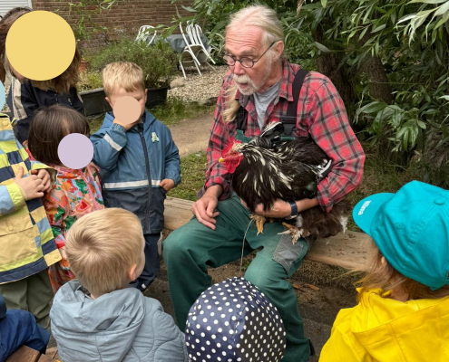 "Opa Christoph mit Hahn"